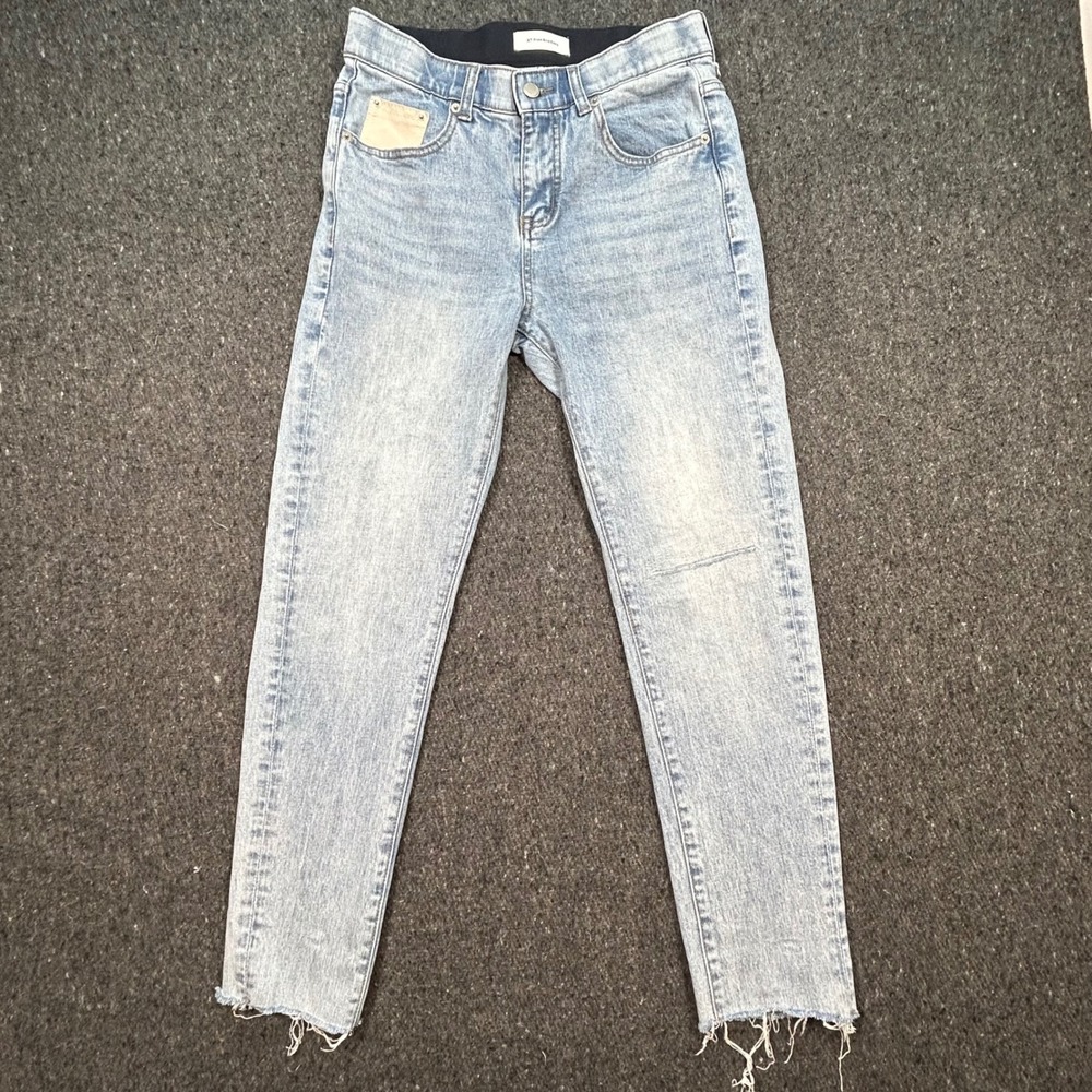 XT Free And Easy Jeans 30 Womens Light Wash Elastic Waist‎ Raw Hem Distressed